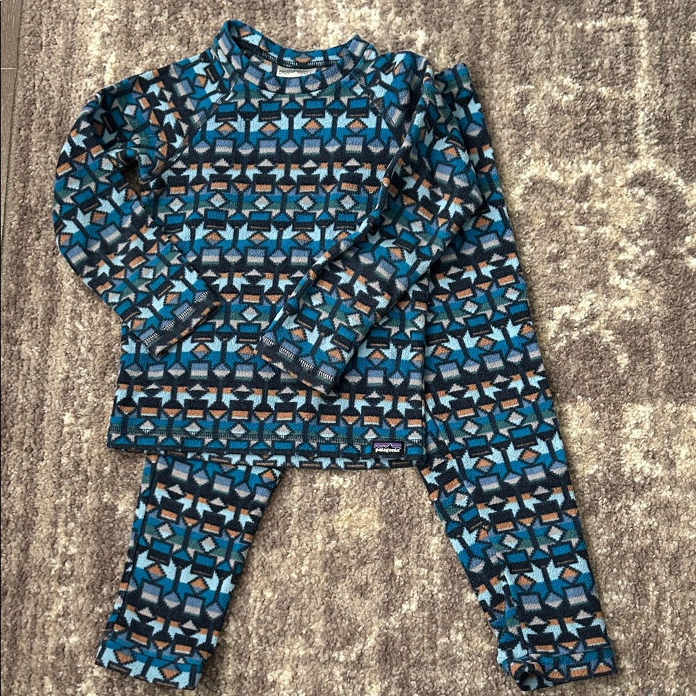 Patagonia Kids Blue Geometric Thermal Set